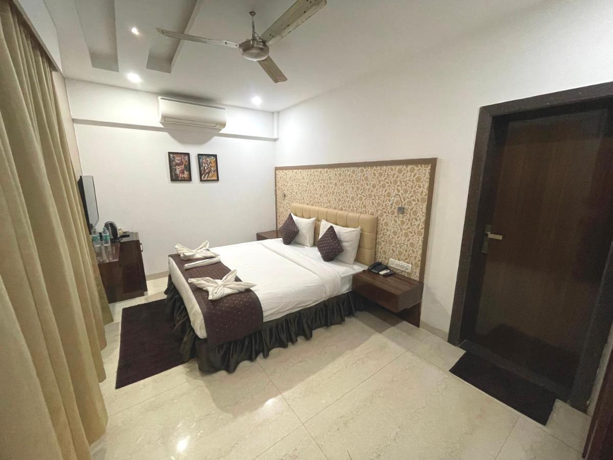 Hotel Goa Continental Arpora Exterior photo