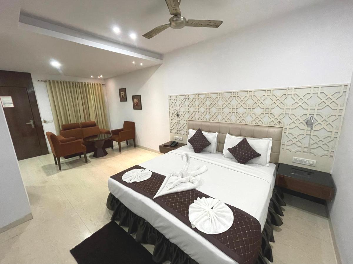 Hotel Goa Continental Arpora Exterior photo