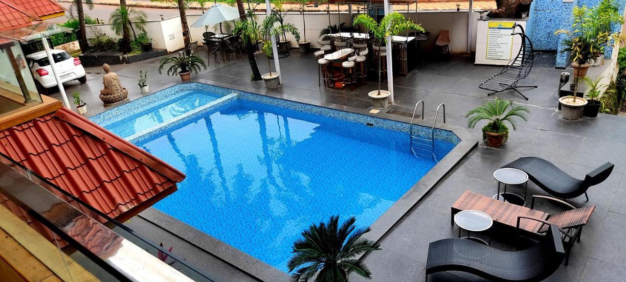 Hotel Goa Continental Arpora Exterior photo