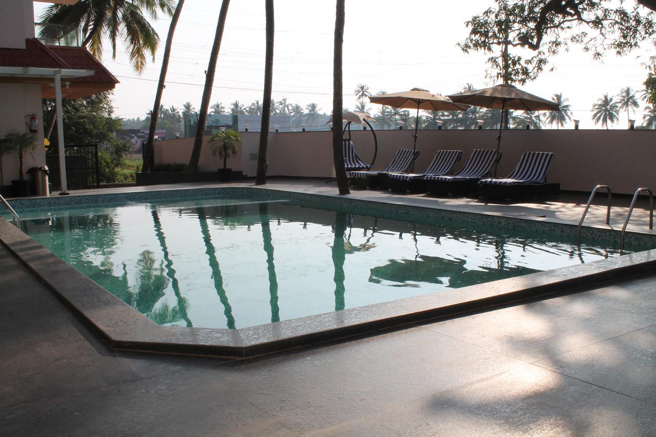 Hotel Goa Continental Arpora Exterior photo